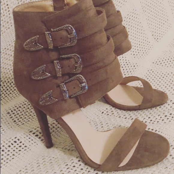 🌺Mauve Buckled Heels Sz 9🌺 - Picture 1 of 4